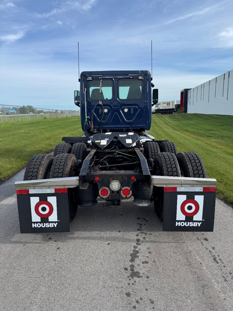 2019 FREIGHTLINER CASCADIA 113 - USED TRUCKS DAY CAB - image 5